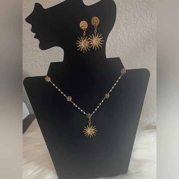 Elegant Gold Sun Jewelry Set - Picture 1 of 7